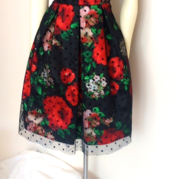 Studio One Floral pleated dress - Picture 4 of 9